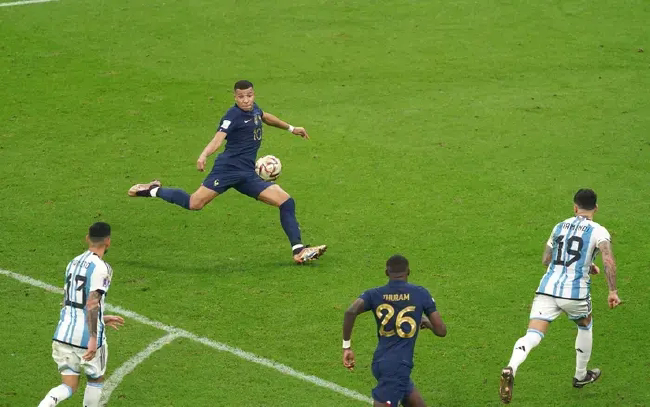 德乙比赛前瞻：艾禾斯堡vs纽伦堡预测分析(2024年12月07日)